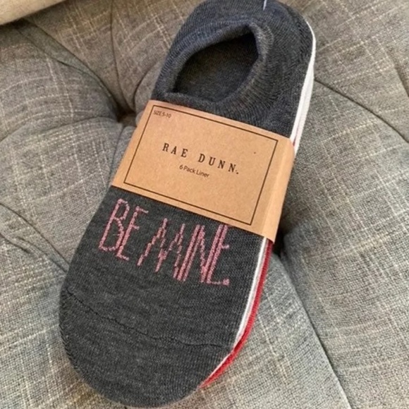Rae Dunn Valentine’s Day sock pack of 6 be mine - Picture 1 of 7